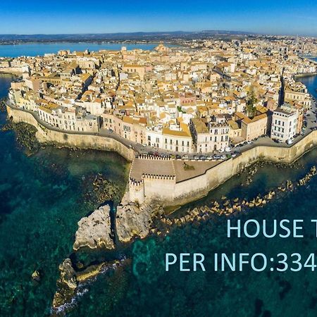 شقة House Tea سيراكوزا المظهر الخارجي الصورة